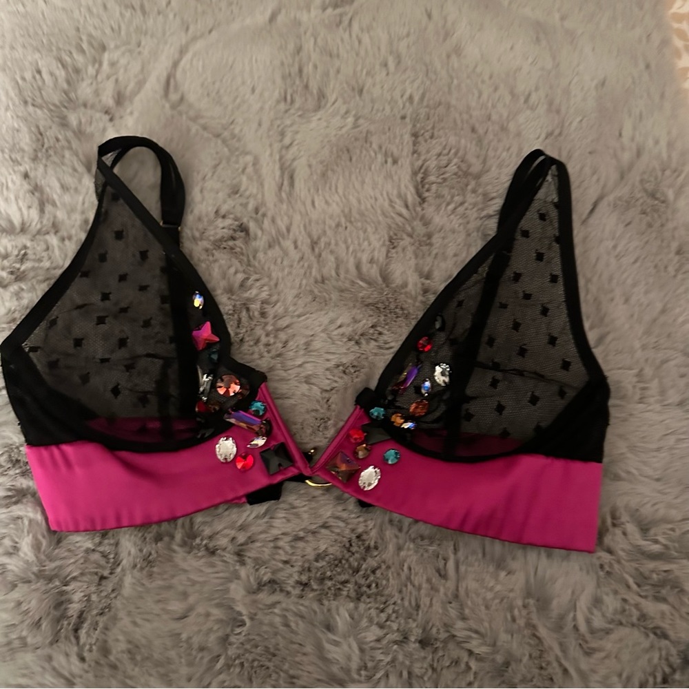 Damaris Chiacchiere Black Silk Square Pattern MeshV-Plunge Jeweled PinkSatin Bra - Picture 9 of 16